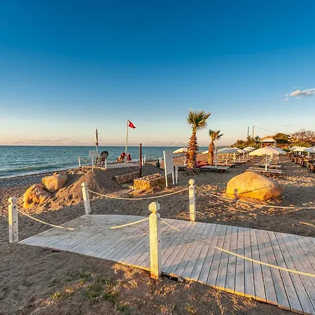 Acacia Parco Dei Leoni Hotel 4*