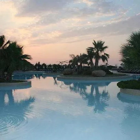 Acacia Parco Dei Leoni Hotel