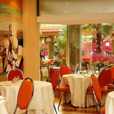 Acacia Parco Dei Leoni Hotel