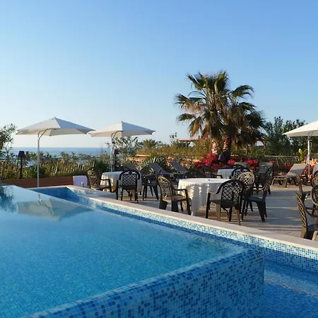 Ξενοδοχείο Acacia 4*